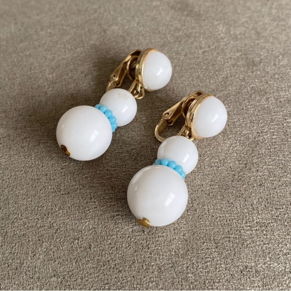 Vintage Crown Trifari White Lucite Gold Tone Clip on Earrings Modernistic Design